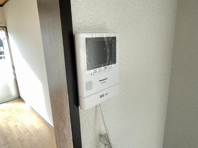 ����11