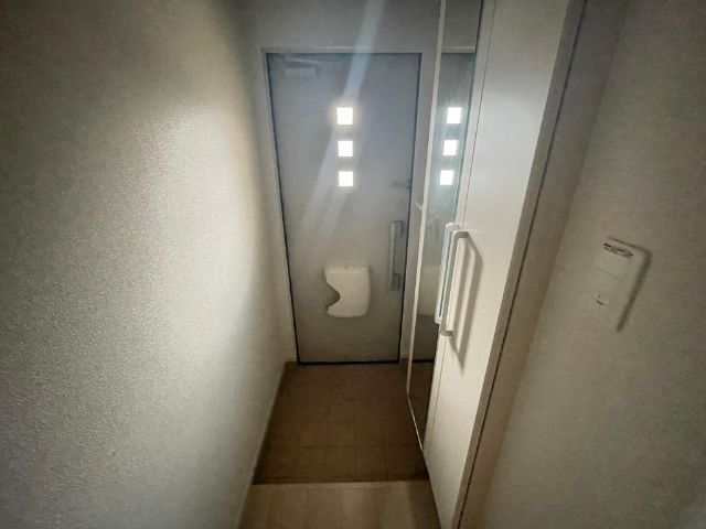 ����8