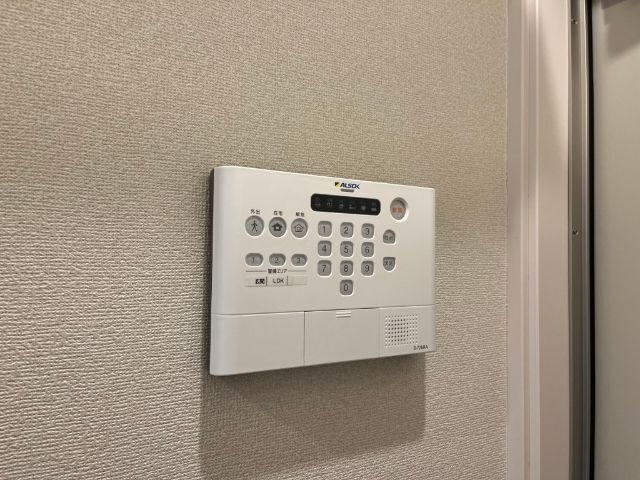 ����11