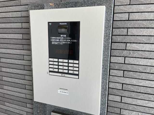 ����10