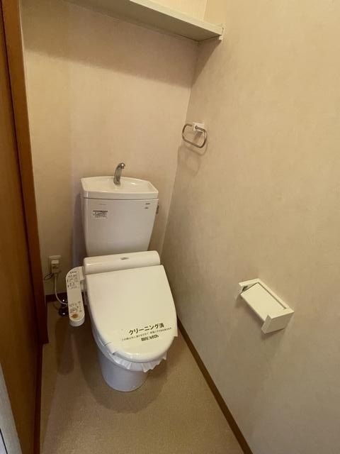 ����4
