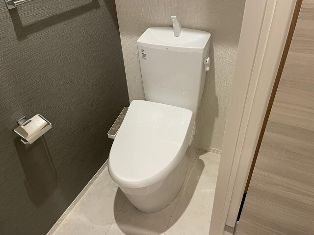 ����8