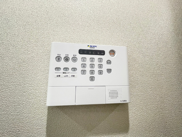 ����13