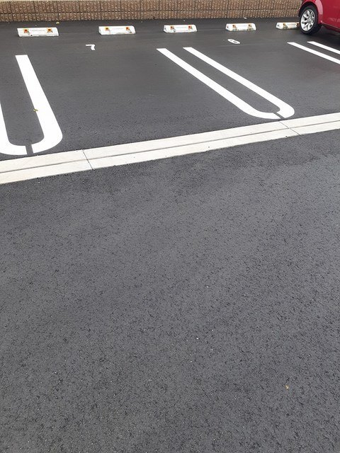 ����12