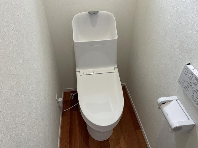 ����9