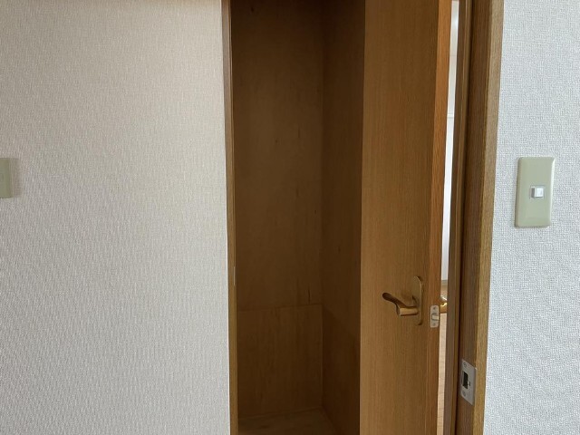 ����20