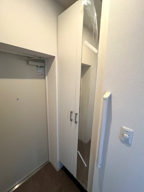 ����16
