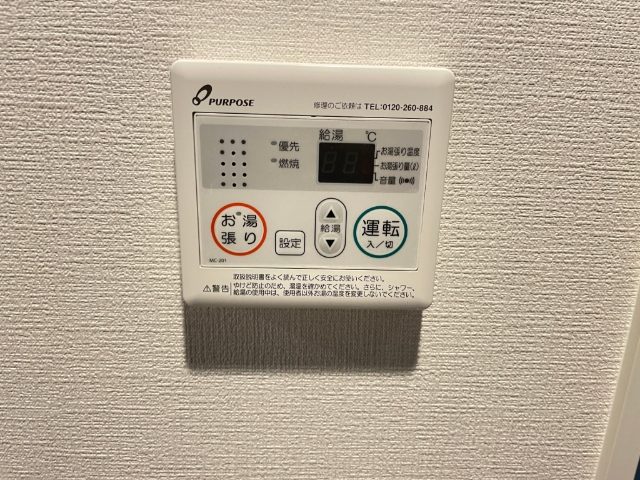 ����15