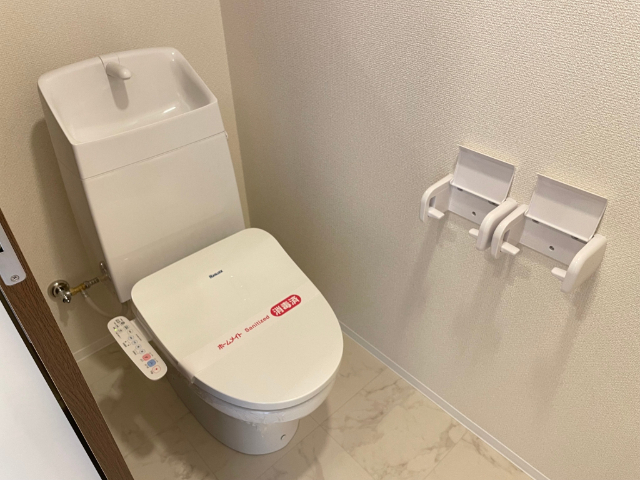 ����9