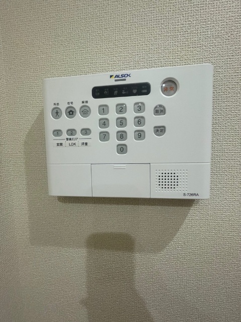 ����10
