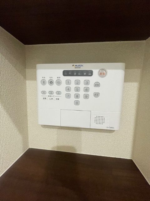 ����13