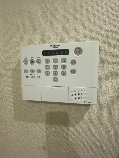 ����10
