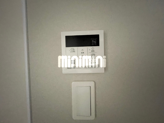 ����20
