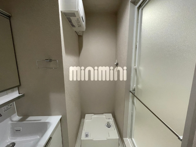 ����8
