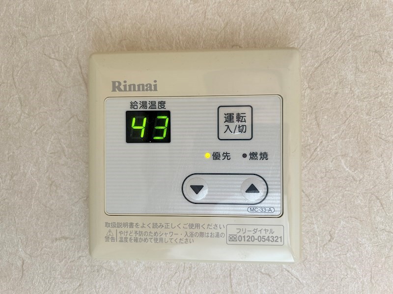 ����16