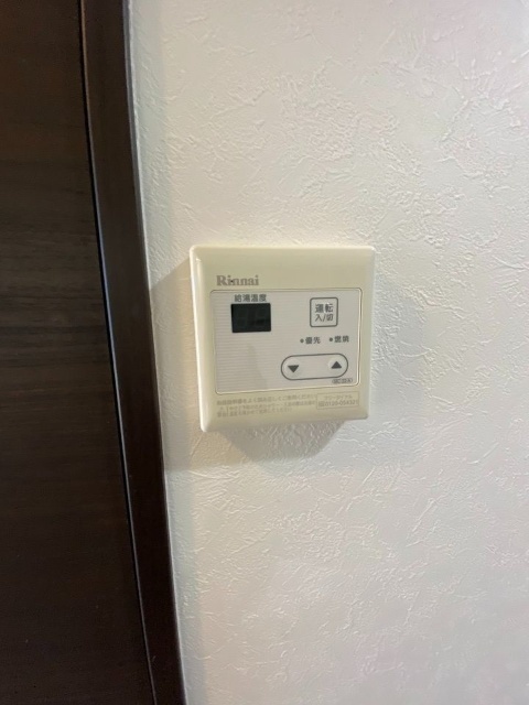 ����17