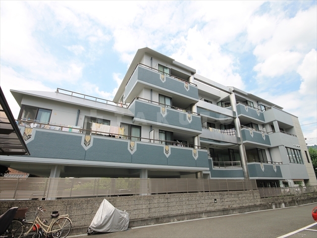 ���{���ʎs���S���ڂS�k�c�j