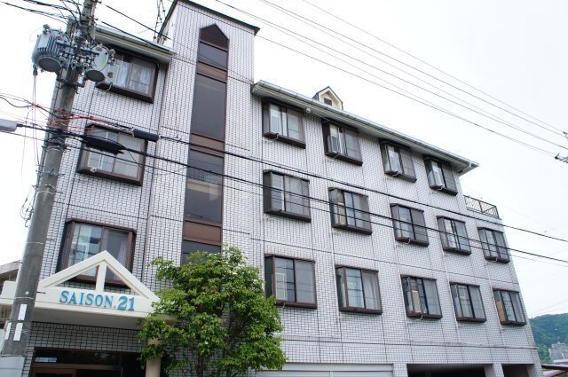 ���{���ʎs����P���ڂP�j