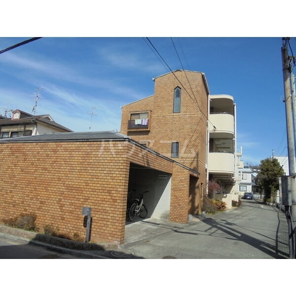 ���{���ʎs����P���ڂR�k�c�j