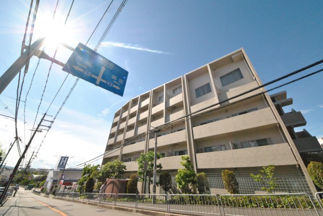 ���{�L���s���΋u�R���ڂP�q