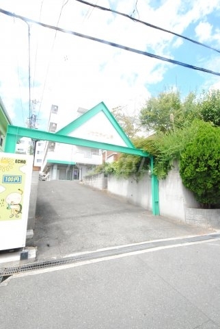 ���{���c�s�R�蒬�R���ڂP�q