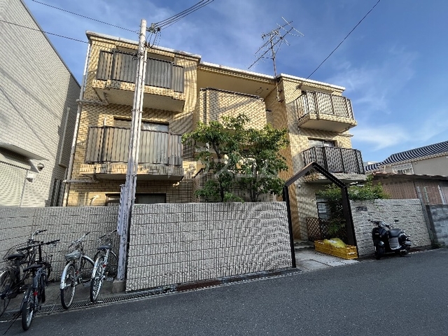 ���{�L���s����̒��S���ڂR�c�j