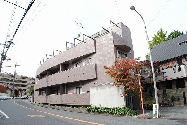 ���{���c�s���쓌�P�j