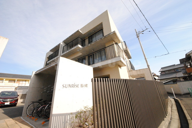 ���{�L���s���̒��S���ڂR�k�c�j