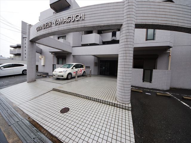 ���{��؎s�k�t���u�S���ڂR�k�c�j