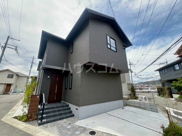 ���{���ʎs����P���ڂR�k�c�j