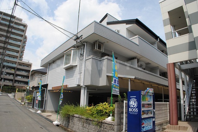 ���{���c�s�R�蒬�R���ڂP�j