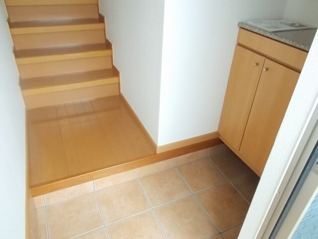 ����8