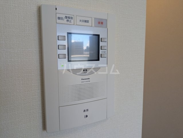 ����8
