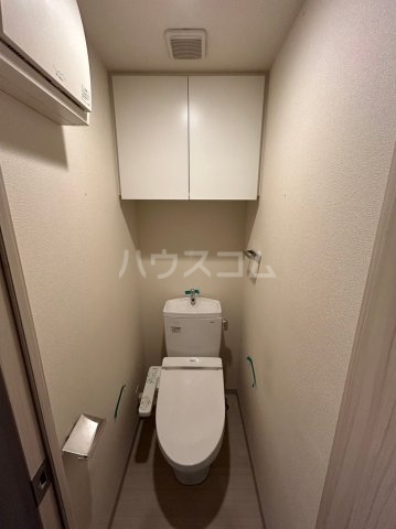 ����4