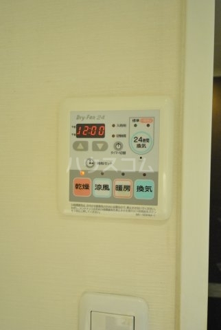 ����13
