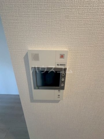 ����9