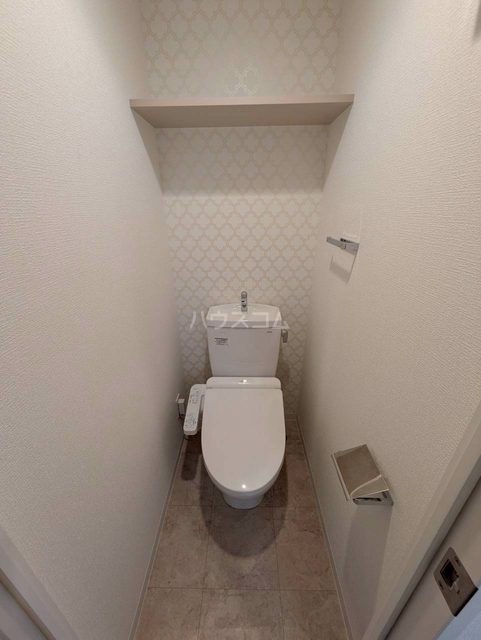 ����4