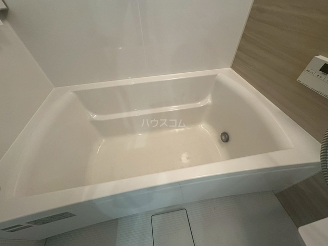 ����17