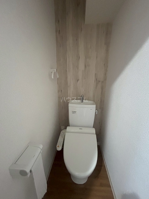 ����4