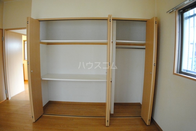 ����16
