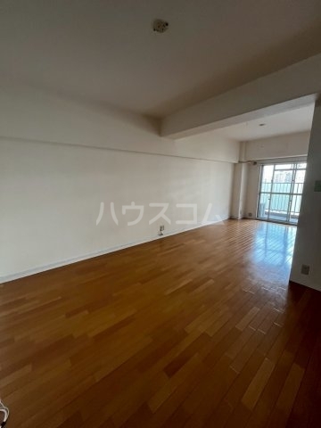����14