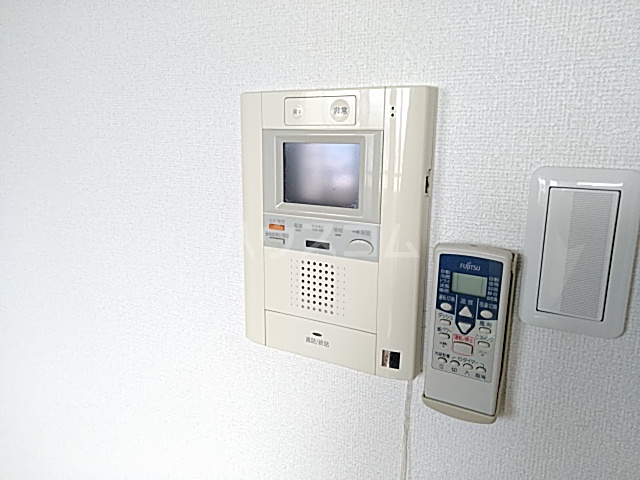 ����10