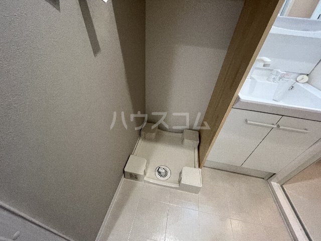 ����21