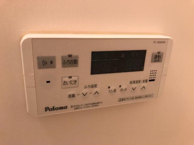 ����18