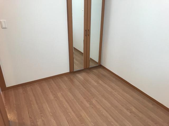 ����20