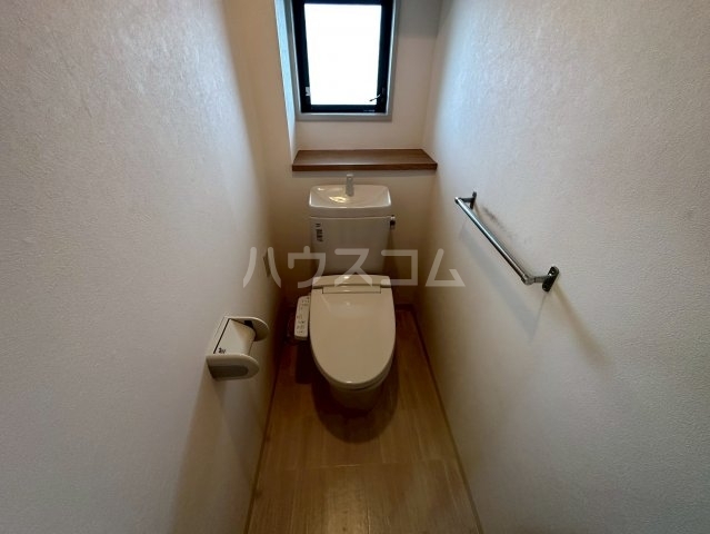 ����4