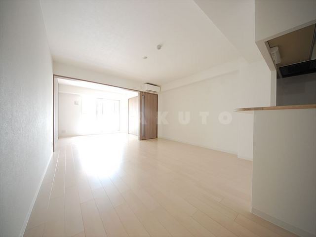 ����15