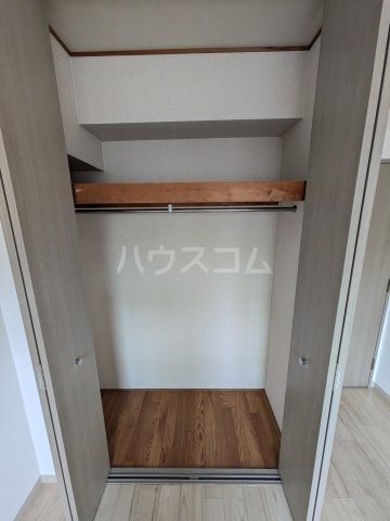 ����18