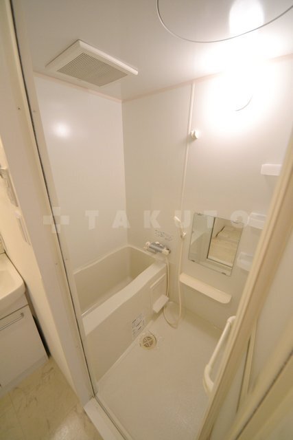 ����3