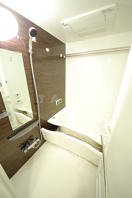 ����3